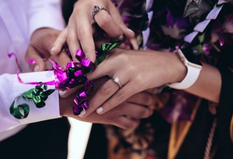 Subscriber Re-engagement - man and woman touching hands