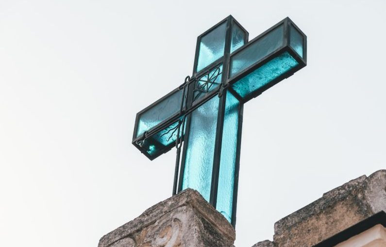 SEO Magnifying Glass - black metal frame glass cross decor